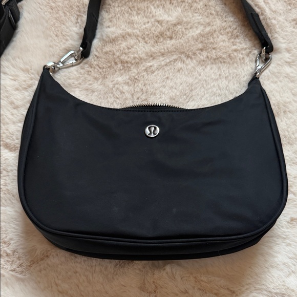 Lululemon Athletica Black Shoulder Bag - Picture 2 of 4